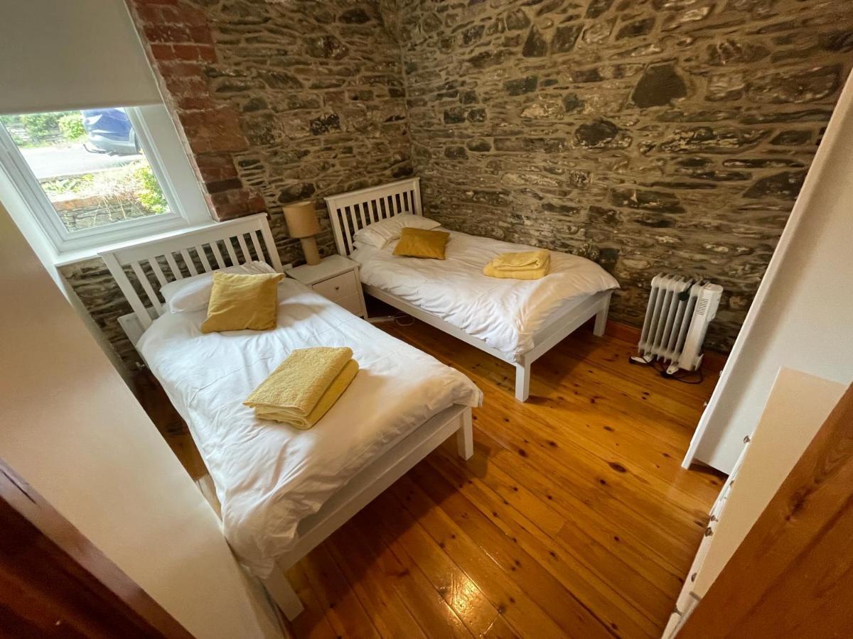 Lovely Apartment Overlooking The Harbour And Bay Ardglass Екстер'єр фото