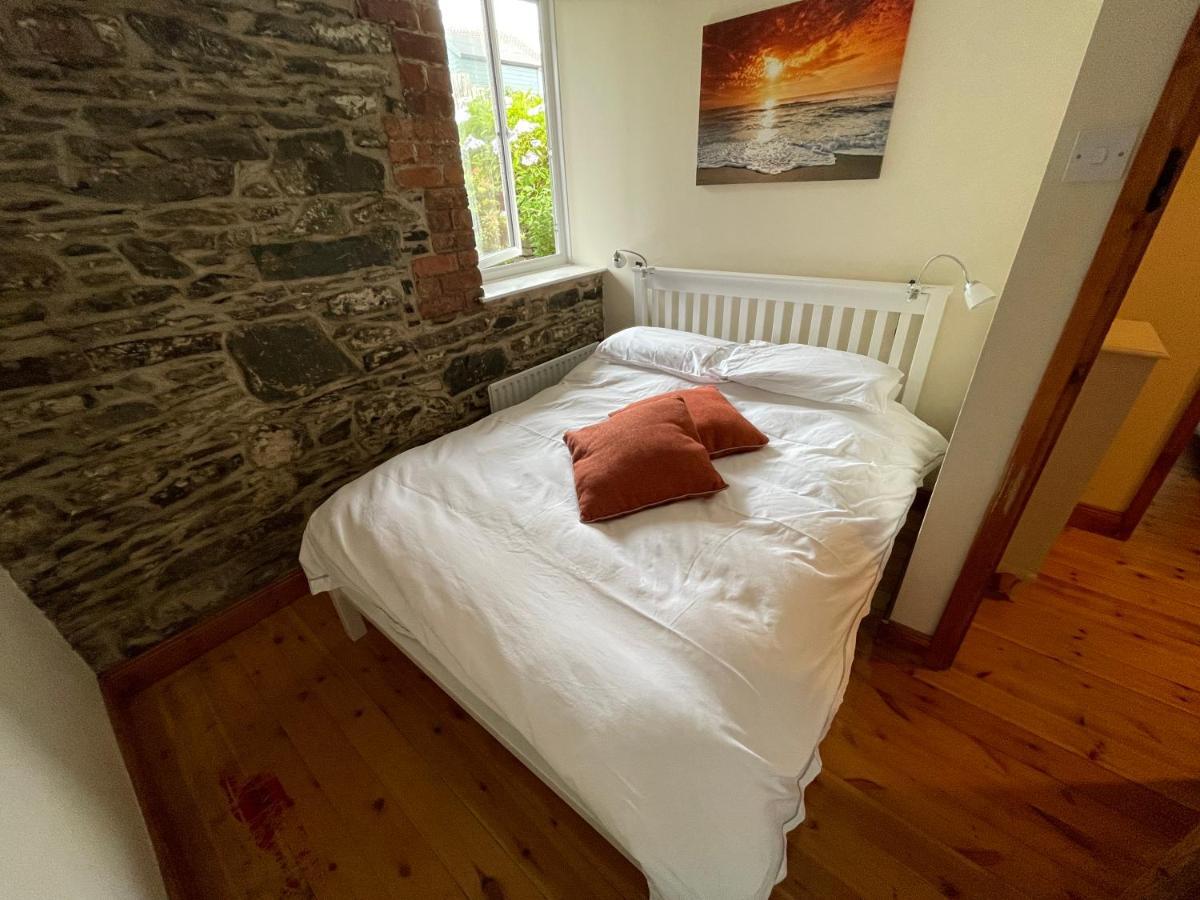 Lovely Apartment Overlooking The Harbour And Bay Ardglass Екстер'єр фото