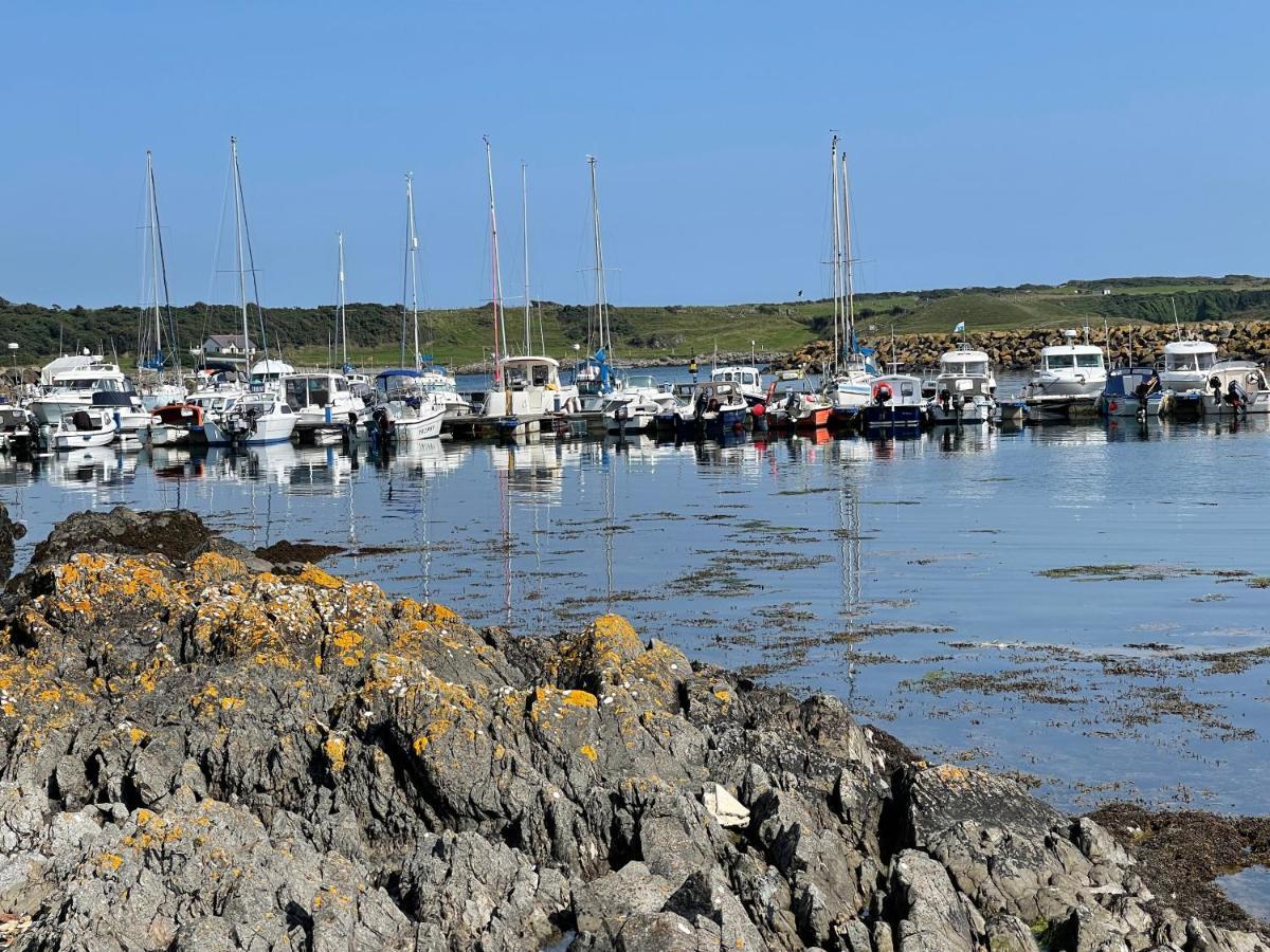 Lovely Apartment Overlooking The Harbour And Bay Ardglass Екстер'єр фото